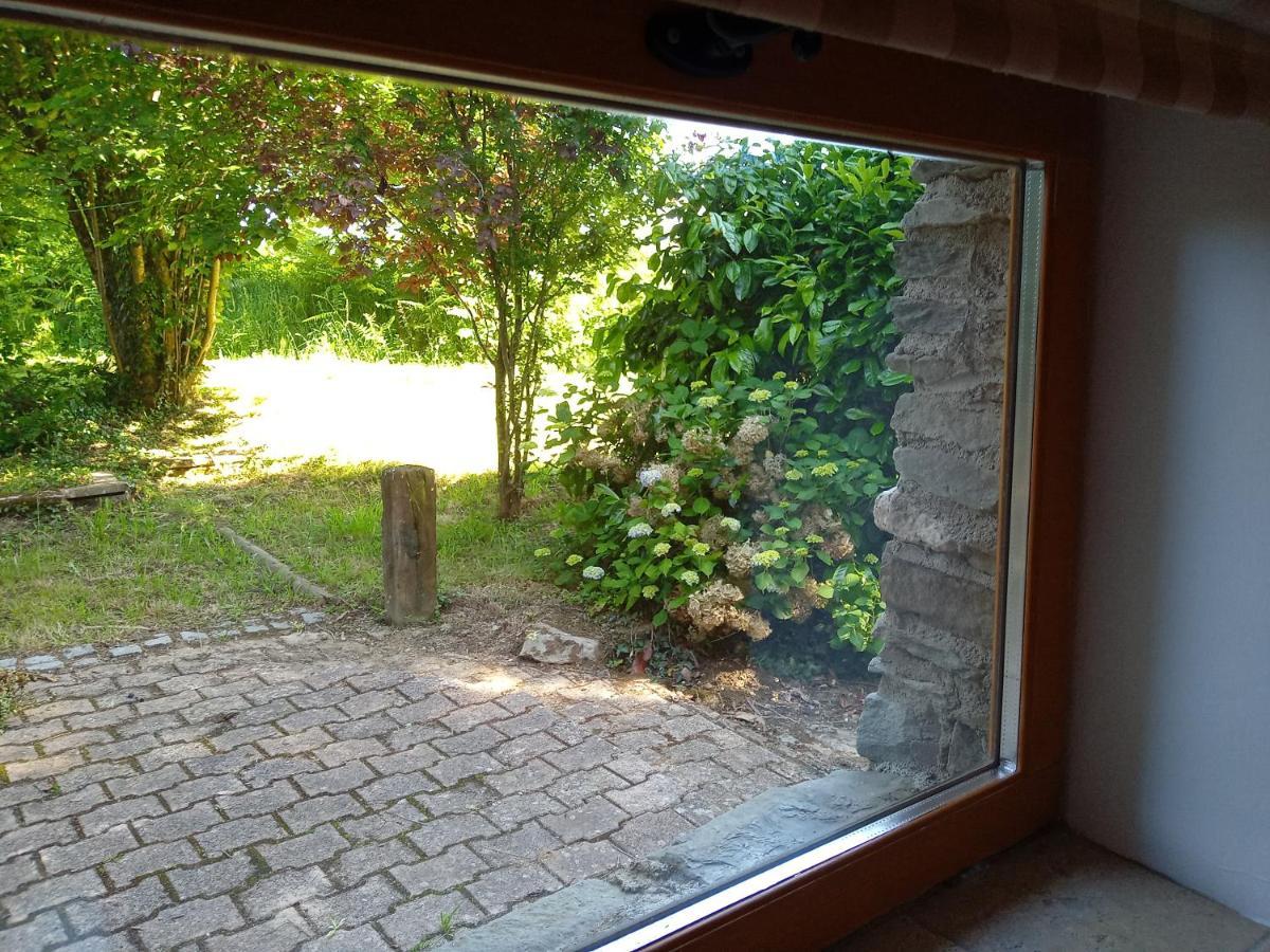 Character Breton Cottage Carhaix-Plouguer Exterior foto