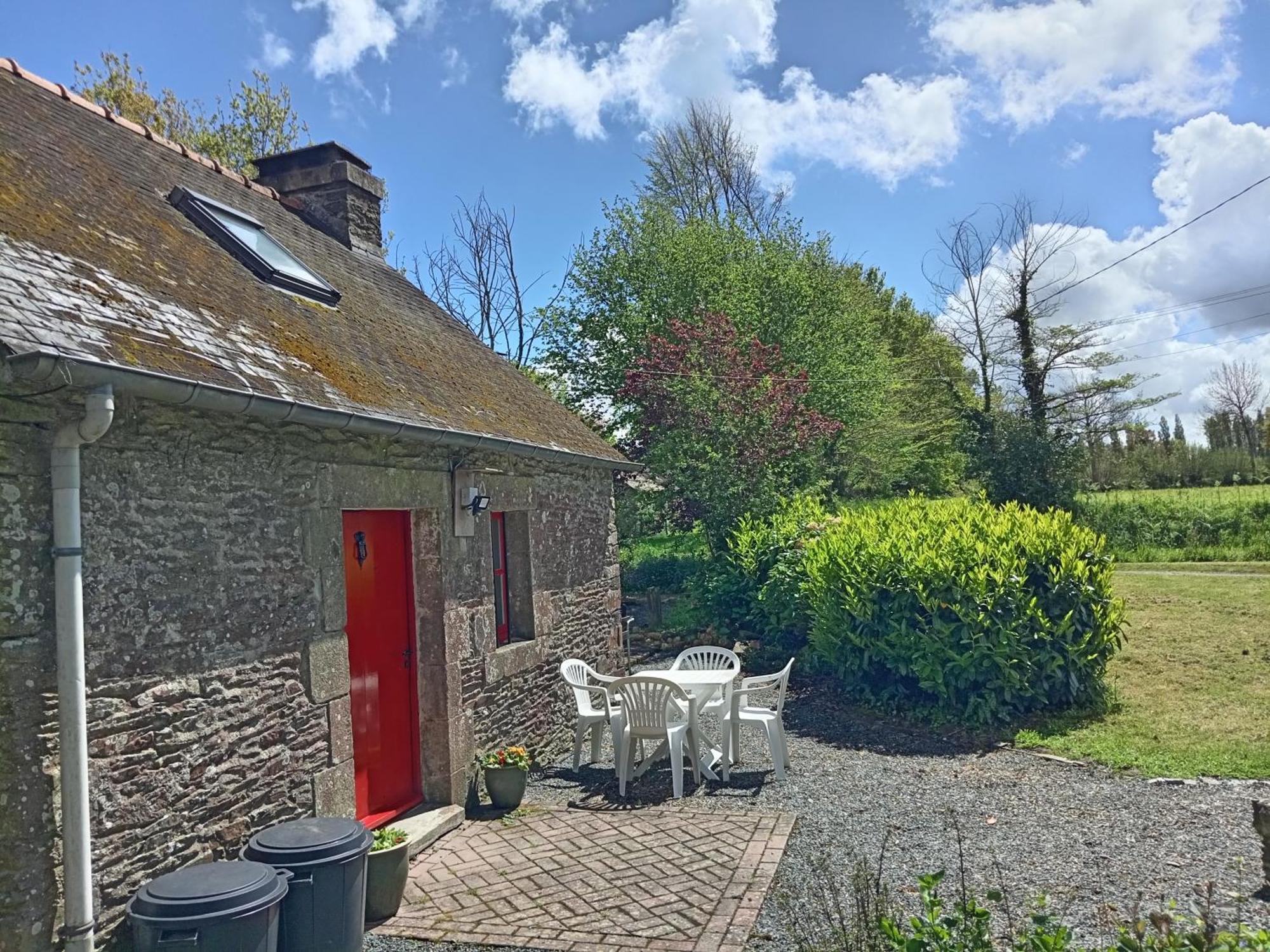 Character Breton Cottage Carhaix-Plouguer Exterior foto